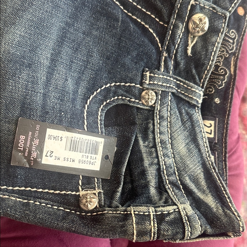 NWT Miss Me Embellished Vintage Blue Boot Cut Jeans Sz 27 inseam 32 - Picture 2 of 11
